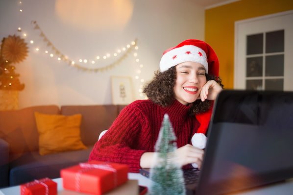 How to Host Virtual (or Hybrid) Holiday Parties For Your Team